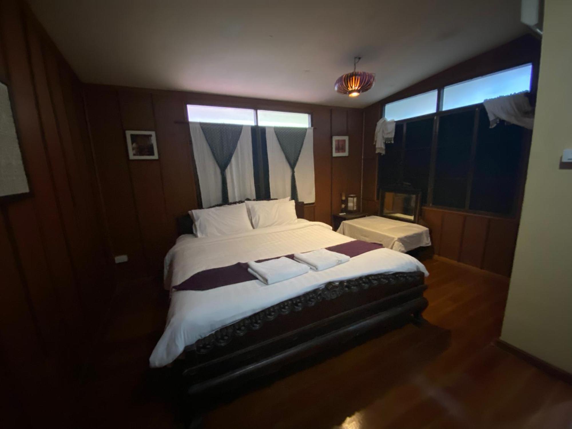 Nearthepark Boutique House Hostel Chiang Mai Buitenkant foto