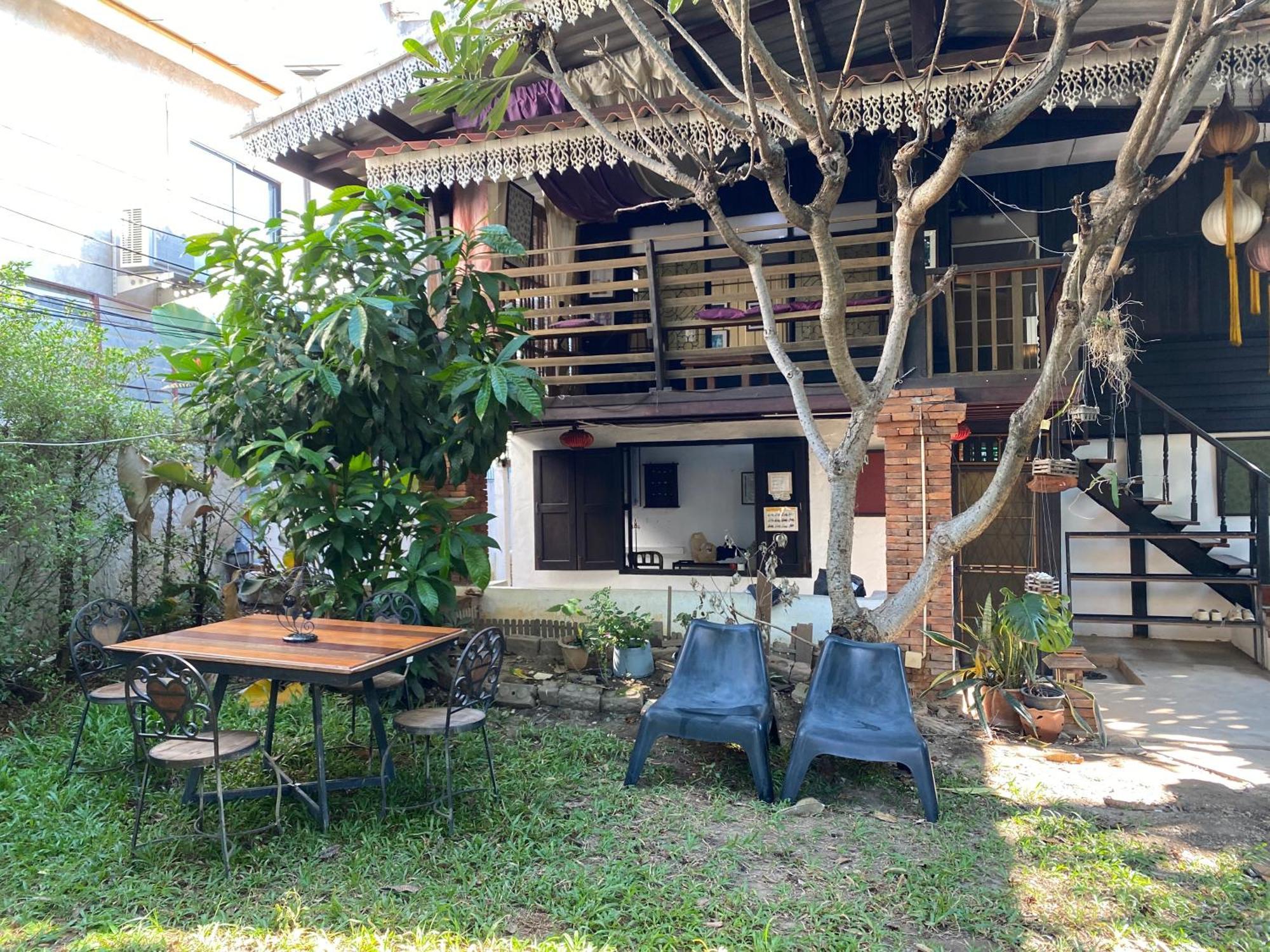 Nearthepark Boutique House Hostel Chiang Mai Buitenkant foto
